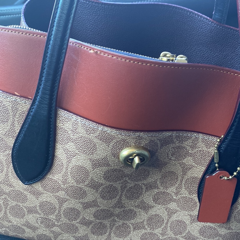 Signature Colorblock Lora Carryall - image 4